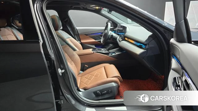 BMW 5 Series (G60) id 4634925 из Кореи 18
