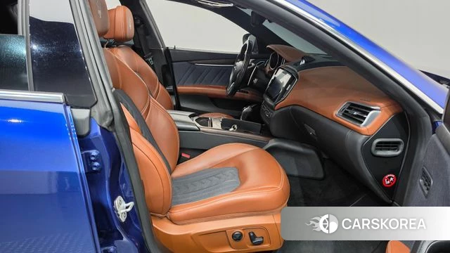 Maserati Ghibli id 4781116 из Кореи 18