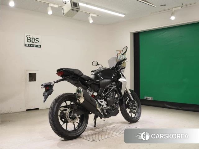 Проданный Honda CB250R 2018 из Японии, фото 2