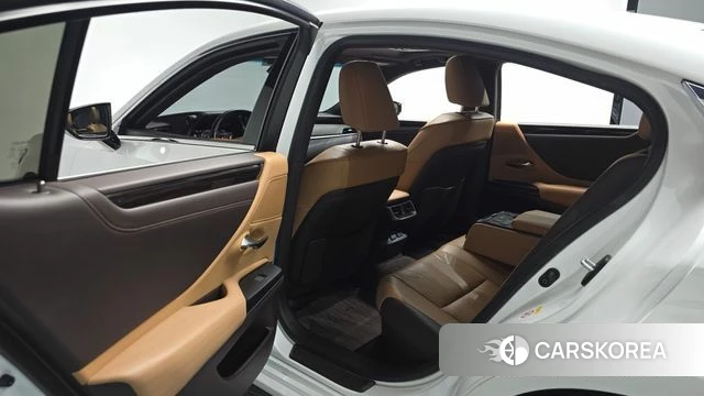 Lexus ES300h 7th generation id 4232928 из Кореи 18