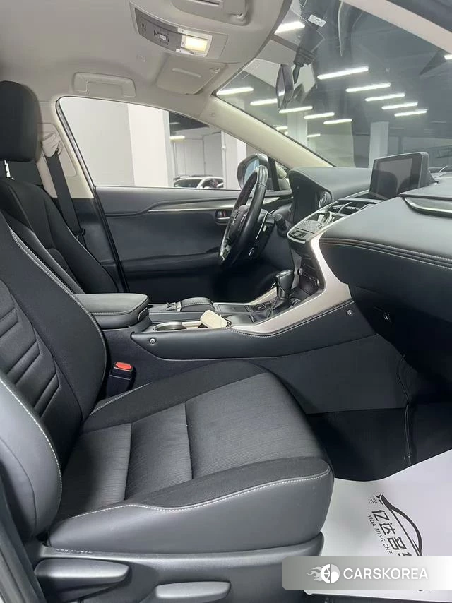 Lexus NX id 4263383 из Китая 18