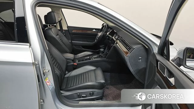 Volkswagen Passat GT (B8) id 4269453 из Кореи 18