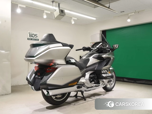 Проданный Honda GL1800 TOUR DCT 2024 из Японии, фото 2