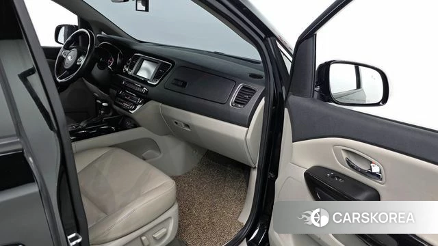 Kia The New Carnival id 4638052 из Кореи 18