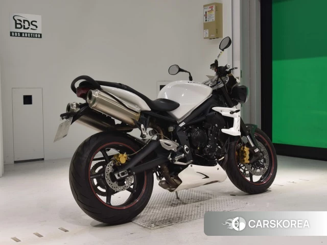 Проданный Triumph STREET TRIPLE R 2012 из Японии, фото 2