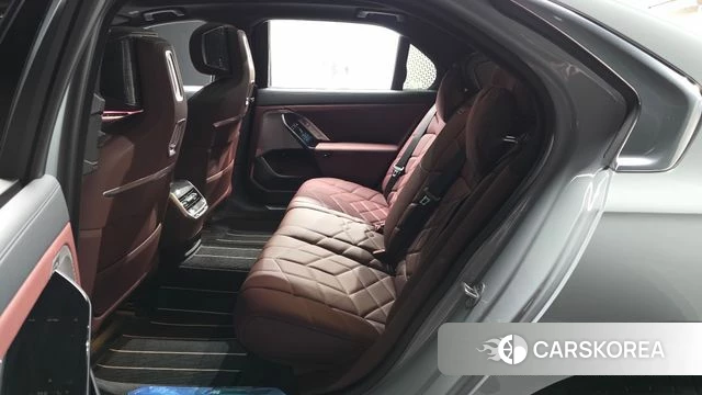 BMW 7 Series (G70) id 4691115 из Кореи 18