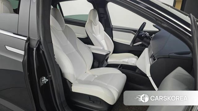 Tesla Model X id 4435570 из Кореи 18