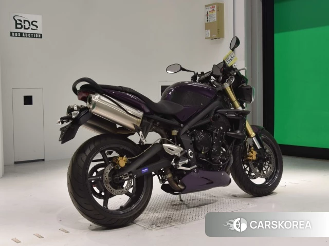 Проданный Triumph STREET TRIPLE 2012 из Японии, фото 2