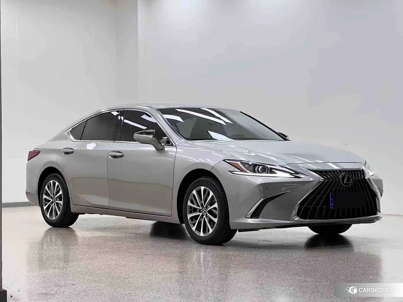 Lexus ES id 4539025 из Китая 18