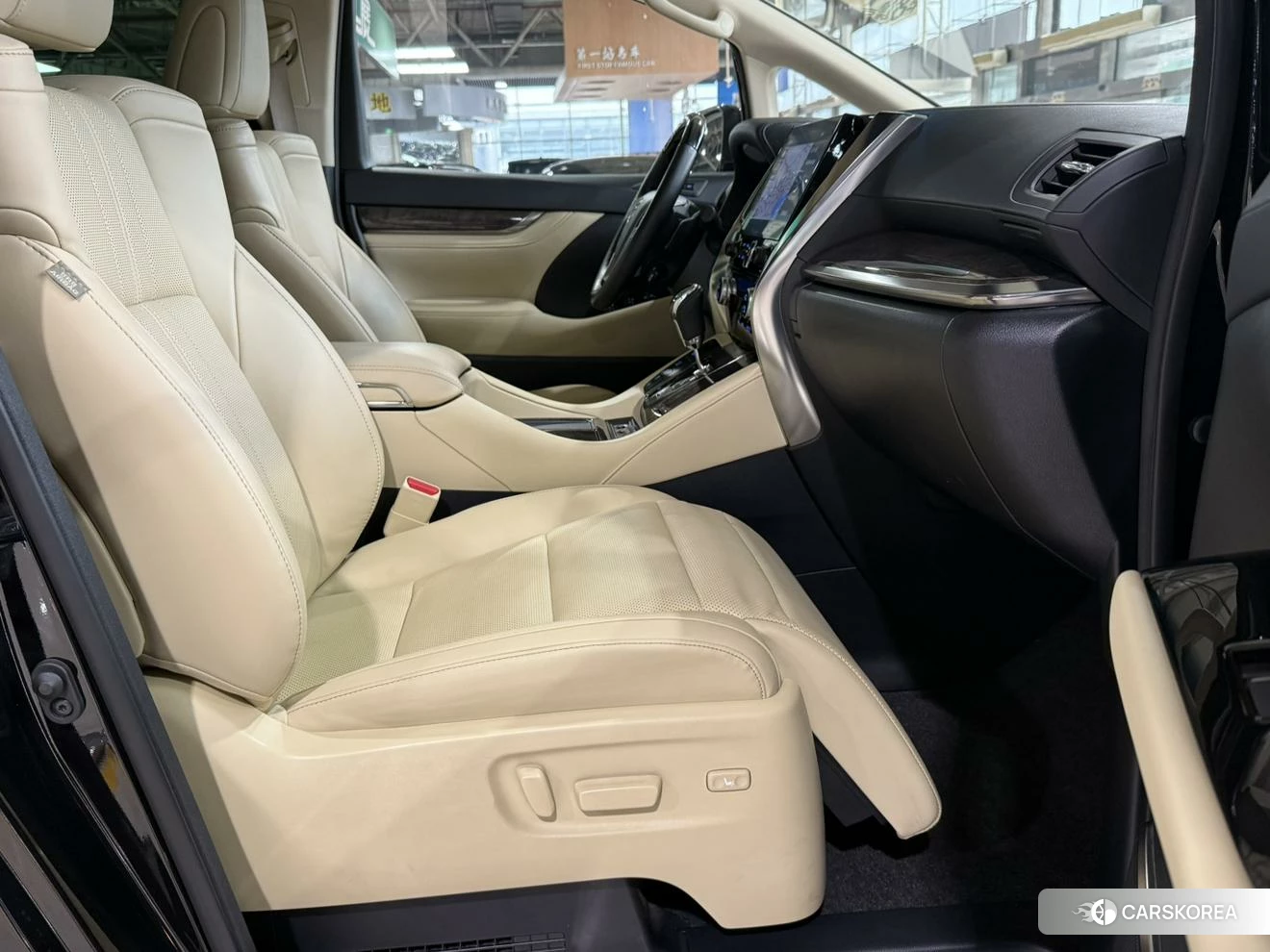Toyota Wilfa id 4479819 из Китая 18