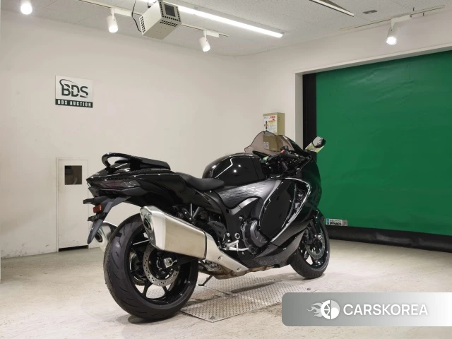 Проданный Suzuki GSX1300R HAYABUSA 2023 из Японии, фото 2
