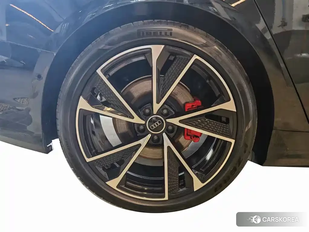 Audi A6L id 4622509 из Китая 18