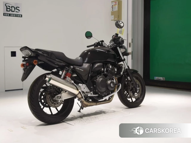Проданный Honda CB400SF ABS 2018 из Японии, фото 2