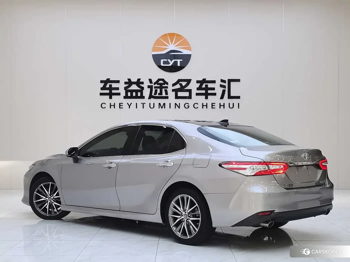 Toyota Camry id 4679630 из Китая 18
