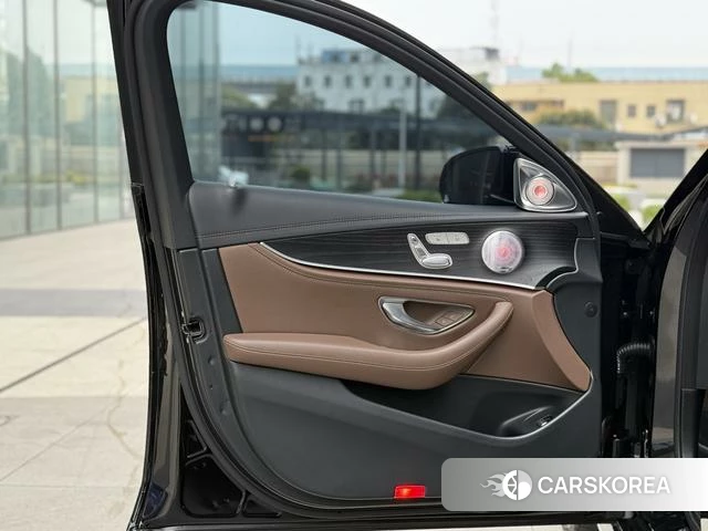 Mercedes-Benz E-class id 4260829 из Китая 18
