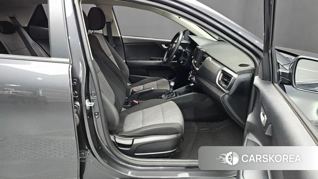 Kia Stonic id 4856426 из Кореи 18