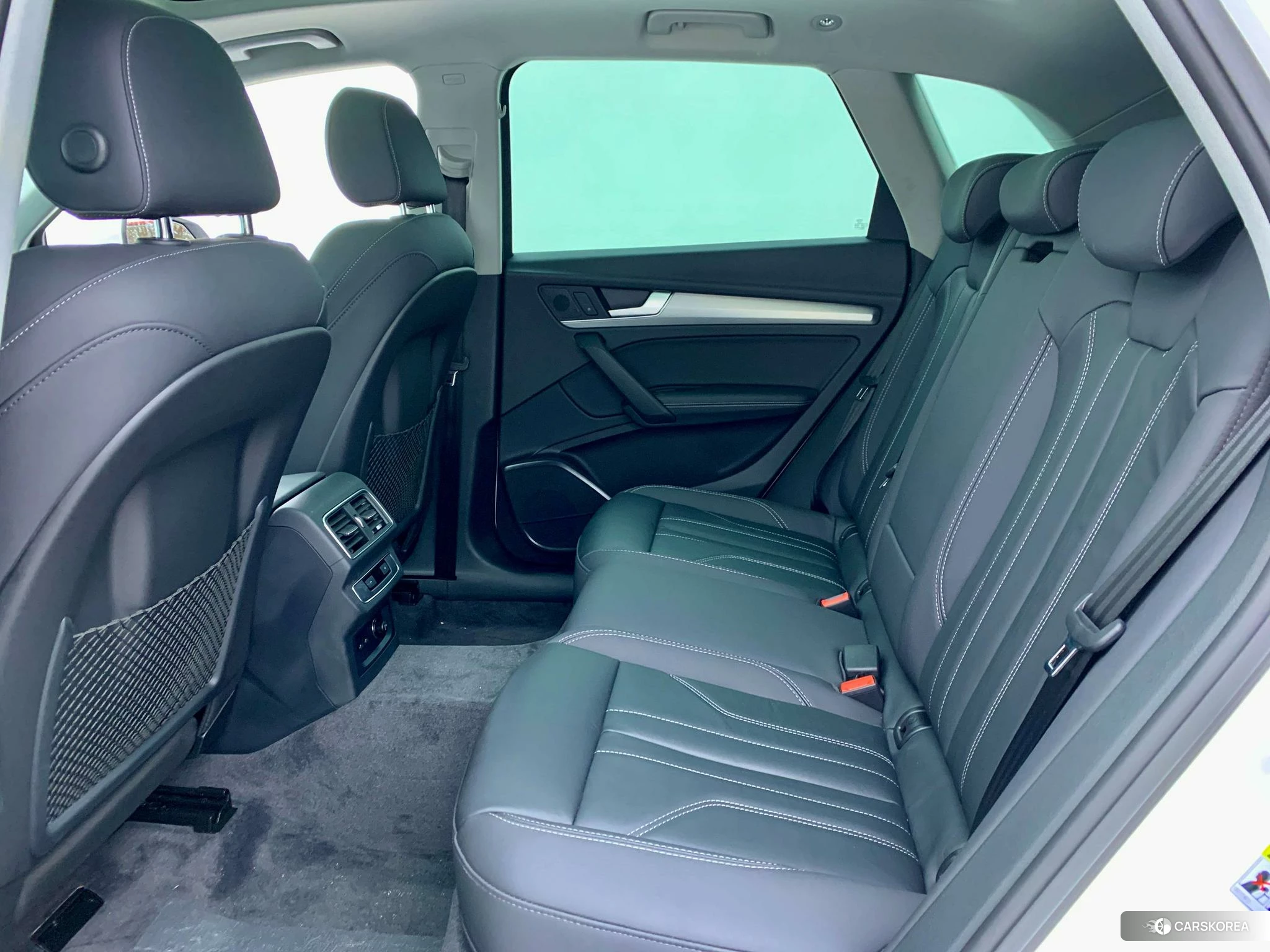 Audi Q5L id 4419121 из Китая 18