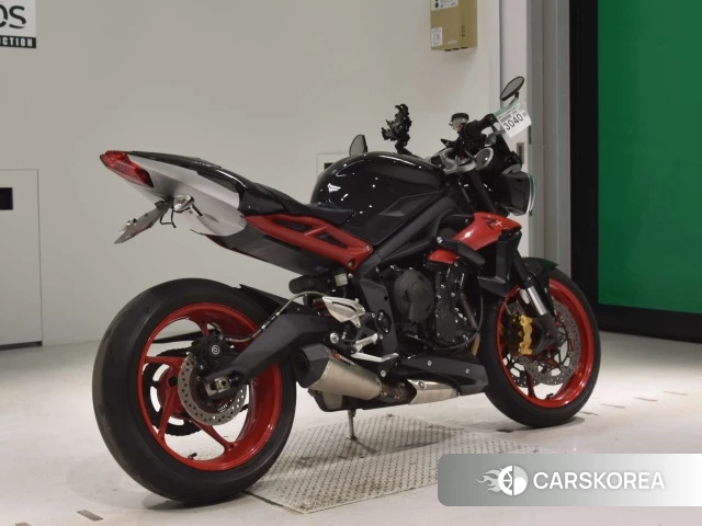 Проданный Triumph STREET TRIPLE RX 2016 из Японии, фото 2