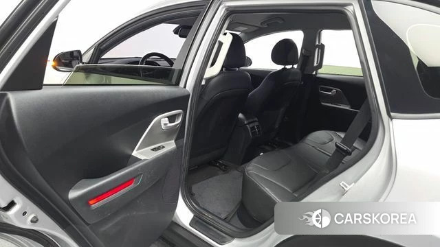 Kia Niro Plus id 4745237 из Кореи 18