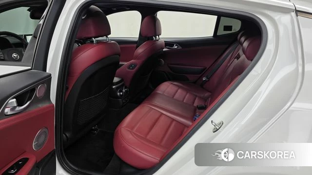 Kia Stinger id 4416943 из Кореи 18
