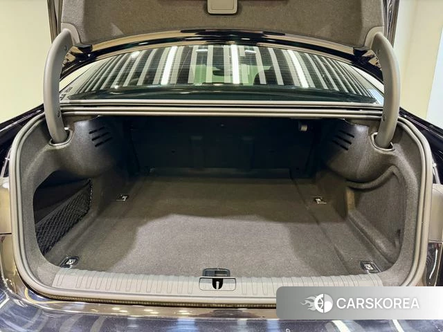 Audi A7L id 3849801 из Китая 18