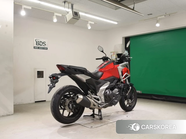 Проданный Honda NC750X DCT 2021 из Японии, фото 2