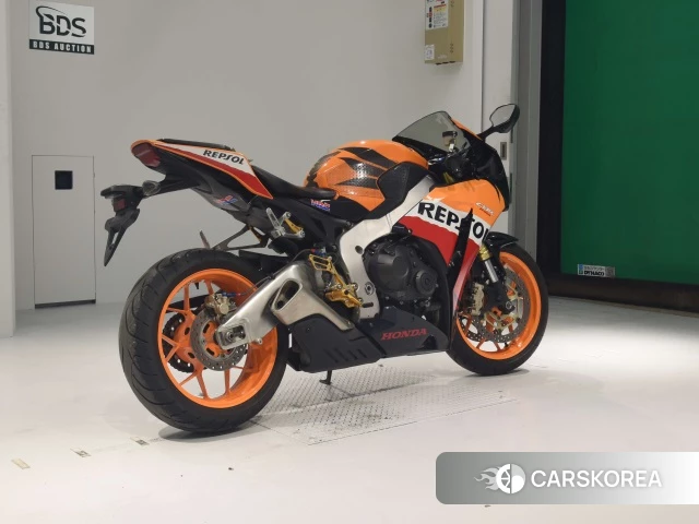Проданный Honda CBR1000RR 2013 из Японии, фото 2