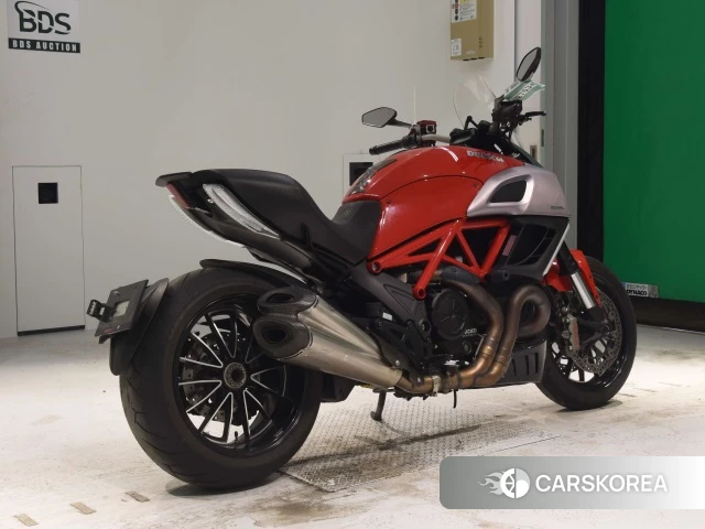 Проданный Ducati DIAVEL 2011 из Японии, фото 2