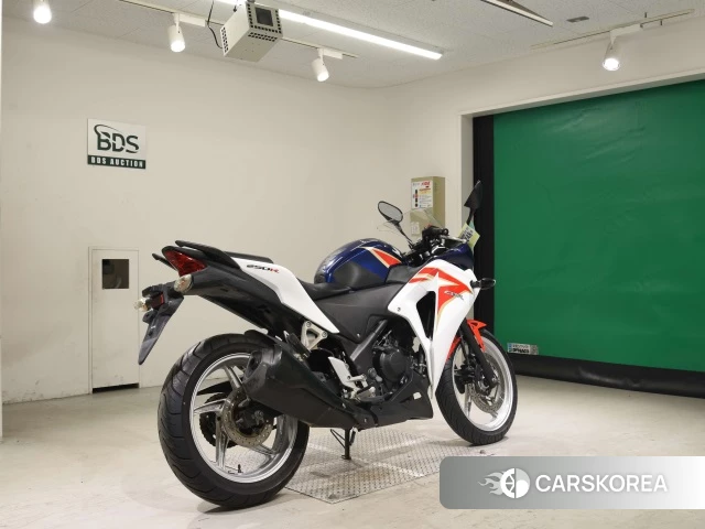Проданный Honda CBR250R 2011 из Японии, фото 2