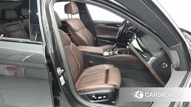 BMW 5 Series (G30) id 4834841 из Кореи 18