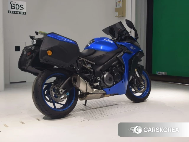 Проданный Suzuki GSX-S1000GT 2022 из Японии, фото 2