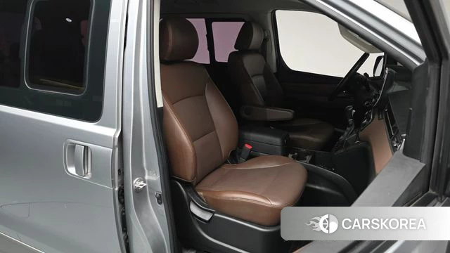 Hyundai The New Grand Starex id 4197172 из Кореи 18