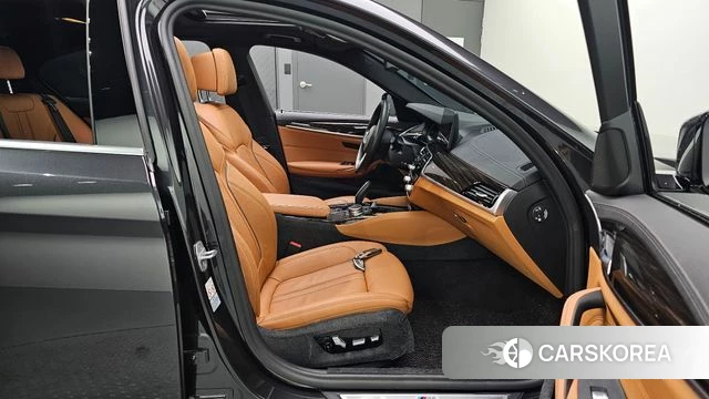 BMW 5 Series (G30) id 4383430 из Кореи 18