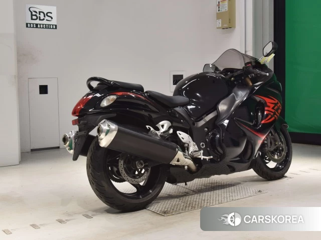 Проданный Suzuki GSX1300R HAYABUSA 2011 из Японии, фото 2