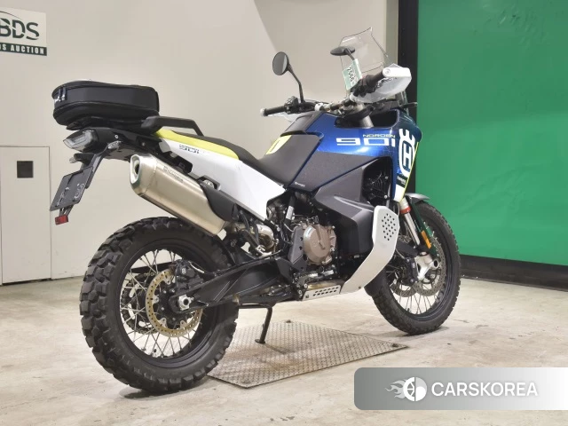 Проданный Husqvarna NORDEN 901 2023 из Японии