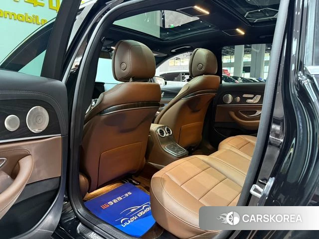 Mercedes-Benz E-class id 4353716 из Китая 18