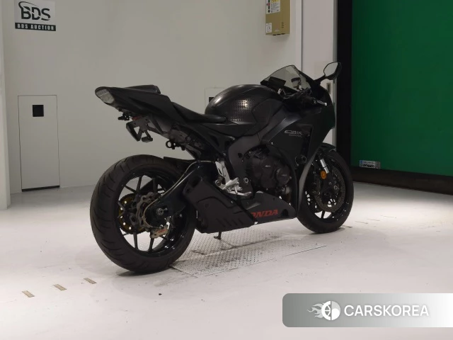 Проданный Honda CBR1000RR 2016 из Японии, фото 2