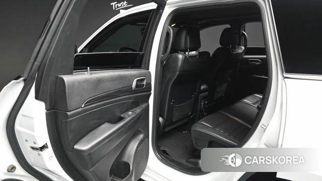 Jeep Grand Cherokee id 4224886 из Кореи 18
