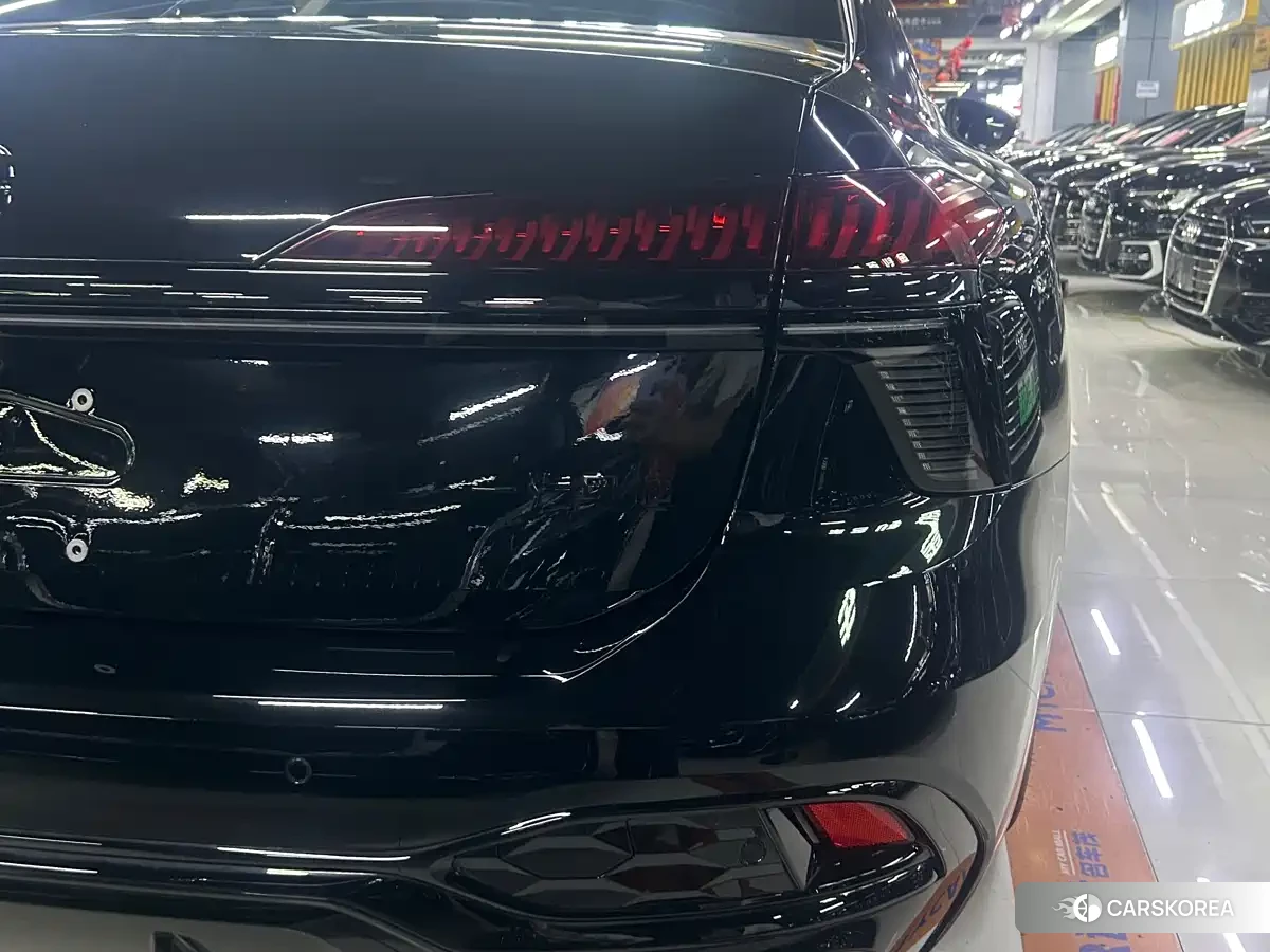 Audi A6L id 4538862 из Китая 18