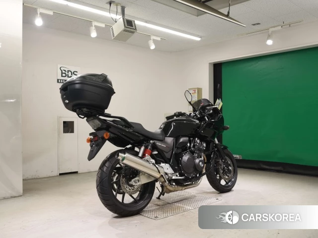 Проданный Honda CB400SF BOLDOR ABS 2021 из Японии, фото 2