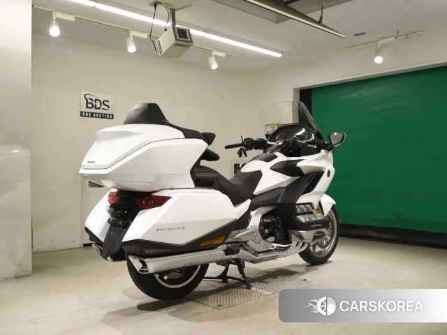 Проданный Honda GL1800 TOUR DCT 2021 из Японии, фото 2