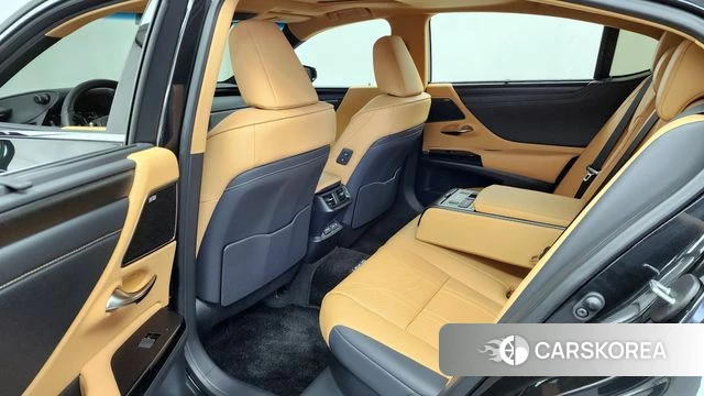 Lexus ES300h 7th generation id 4381033 из Кореи 18