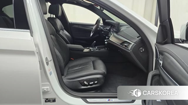 BMW 5 Series (G30) id 4560883 из Кореи 18