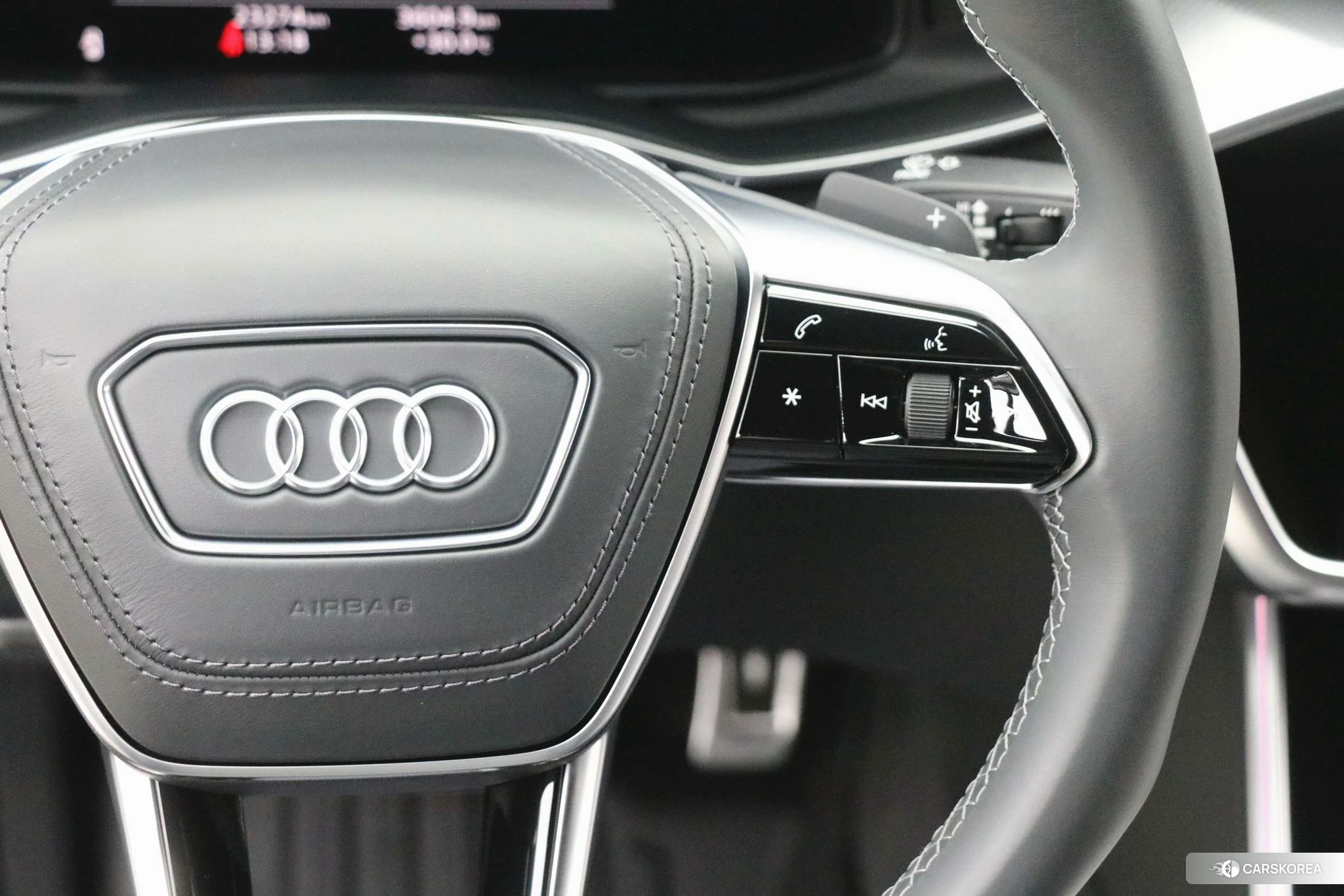 Audi A6L id 4467595 из Китая 18