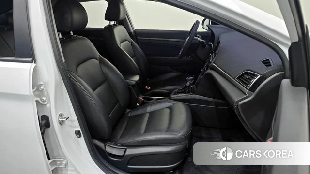 Hyundai Avante AD id 4197094 из Кореи 18