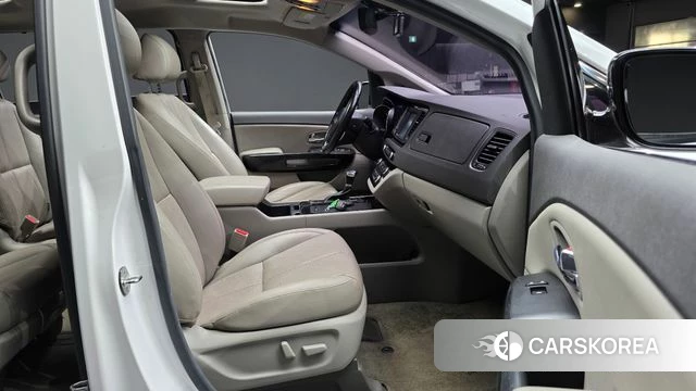Kia All New Carnival id 4658498 из Кореи 18