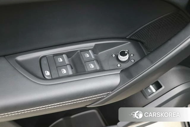 Audi Q5L id 4271920 из Китая 18