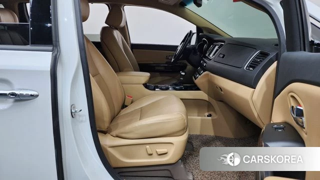 Kia The New Carnival id 4551906 из Кореи 18