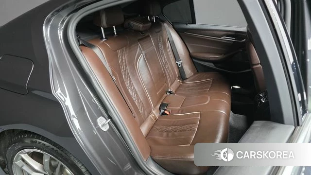 BMW 5 Series (G30) id 4324976 из Кореи 18