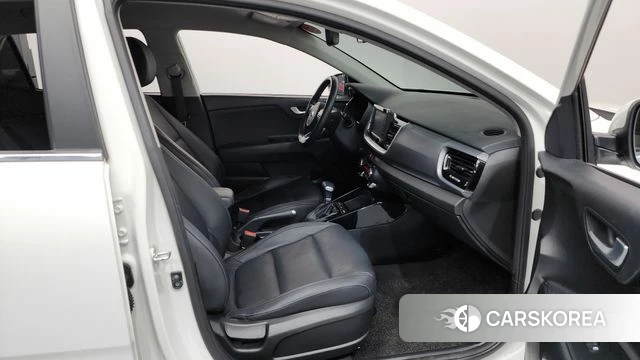 Kia Stonic id 4268797 из Кореи 18